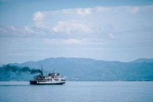 UKMTO: Incendiu raportat la bordul unei nave în apropiere de Emiratele Arabe Unite
